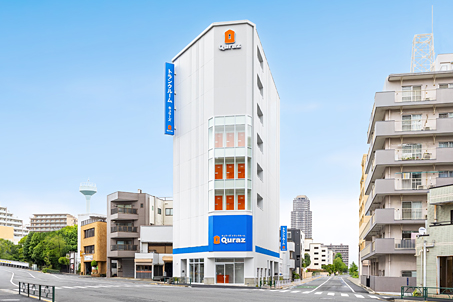幹線道路に近く、車での来店もスムーズ！