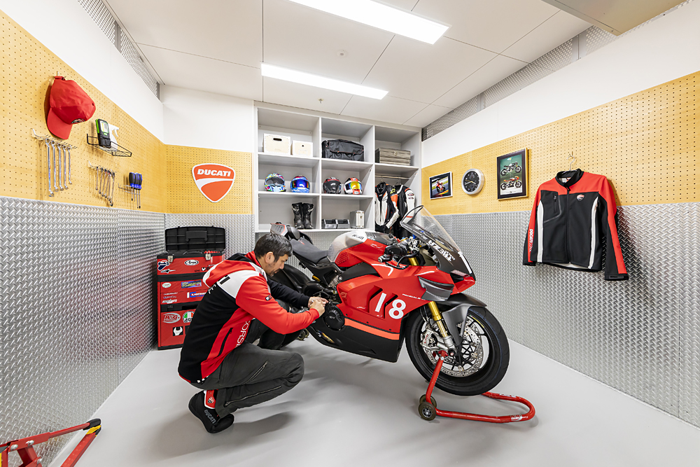 防犯カメラ付　旗の台バイク駐輪場　2/29まで　5000円 旗の台バイク駐車場 | 日本二輪車普及安全協会